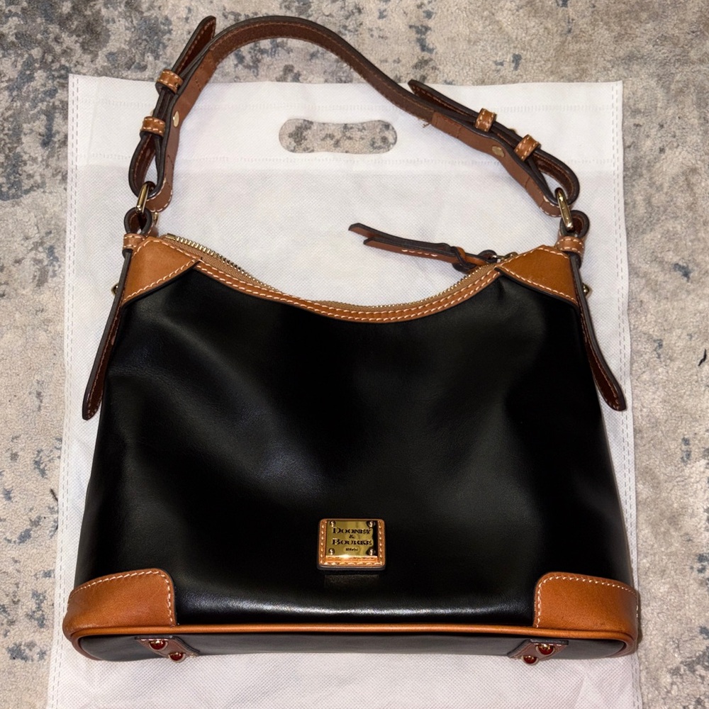 NWOT Dooney & Bourke Black Leather Purse
